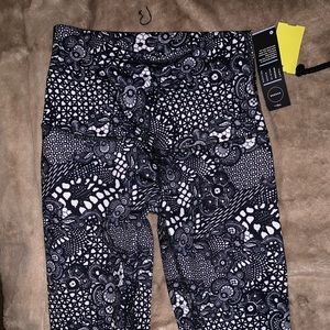Lululemon NWT Leggings 4